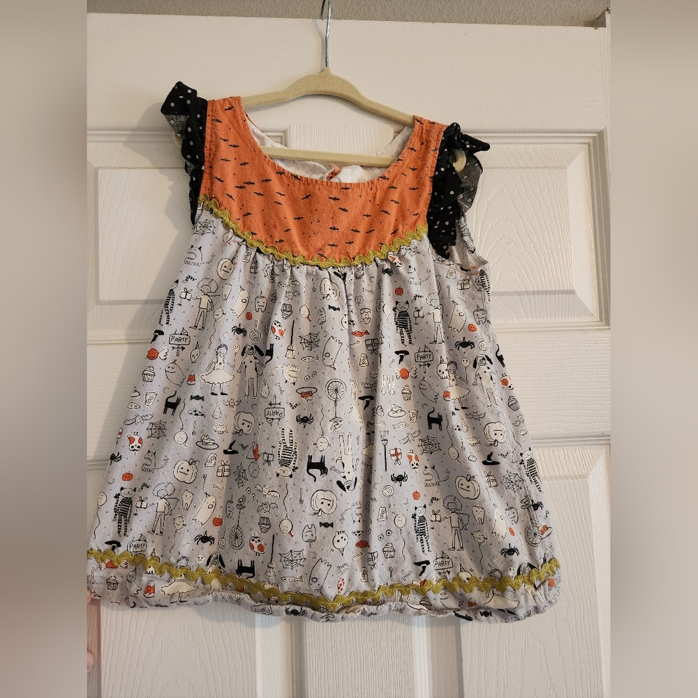 Girls Halloween Platinum Matilda Jane top, size 8